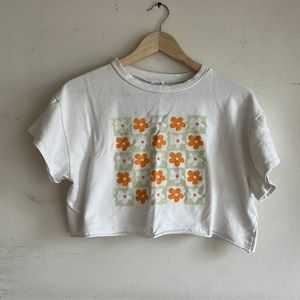 Cropped floral tee